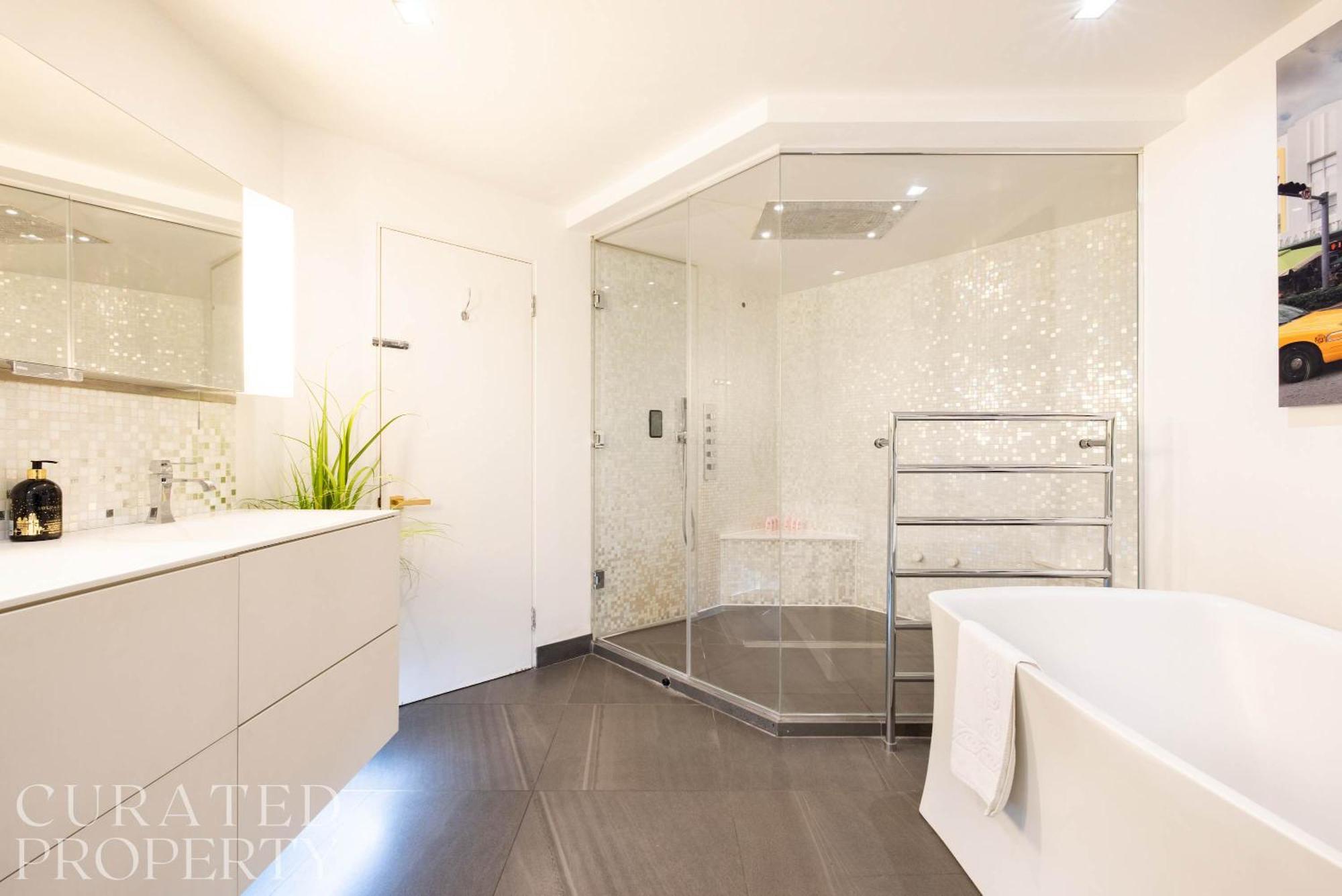Amazingly Luxurious Loft Apartment, Soho - 3 Bedrooms, 2 Bath & Office London Exterior photo