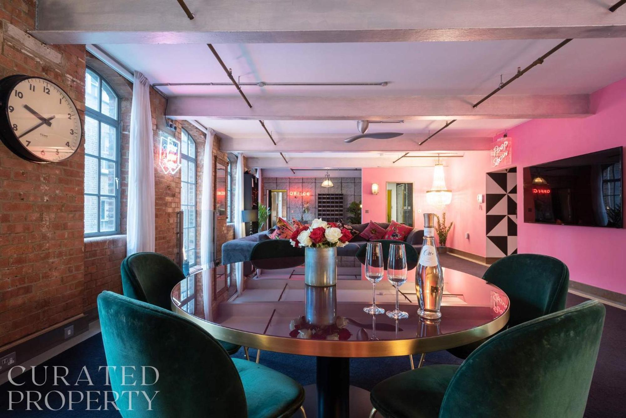 Amazingly Luxurious Loft Apartment, Soho - 3 Bedrooms, 2 Bath & Office London Exterior photo